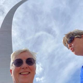 Edited: we have a correct answer and can reveal that we are at The Gateway Arch in St Louis, Missouri. See our story for more photos Monday morning fun - guess where Gaynor and Liz are?!! Answers in the comments please - all will be revealed later today. Watch this space #bestyearstoys #bestyearsbesttoys #bestyearsontour #tradeshows #havedinosaurswilltravel #wholesale #wholesaleuk #wholesaletoysuk